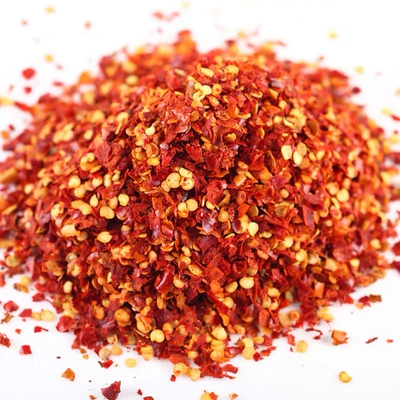 Nahrungsmittelzusatzstoff Heiße Chilli-Flakes mit Zutaten Chili-Pfeffer