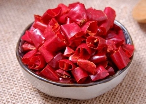 25 kg Kirschrot Guajillo Chilis 10 - 15 cm 500SHU ohne Stamm