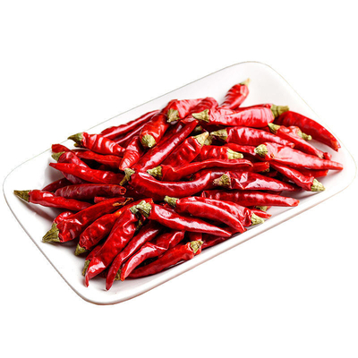 Luftgetrocknete rote Kugel Chilli in dunkelroter Farbe Einzelkräuter Gewürze